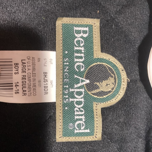Berne Apparel hooded child’s size 14-16 jacket. - Picture 5 of 5